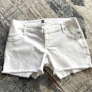 White denim maternity shorts. NWT from Gap.